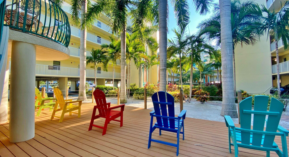 Food & Drinks, Sunset Vistas by Teeming Vacation Rentals, Pinellas