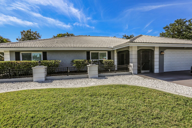 Exterior & Views 1, 1420 Brandywine, Lee