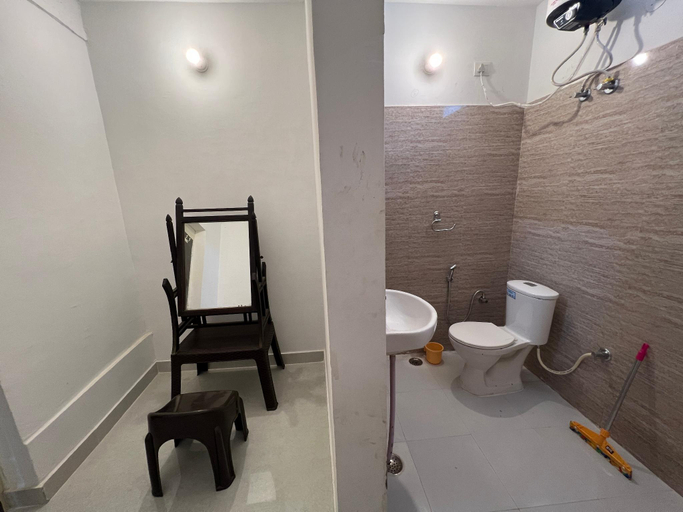 Bathroom 4, hostel ivory, Jaipur
