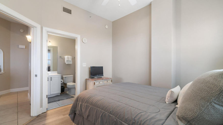 Bedroom 4, Sunrise Beach by Teeming Vacation Rentals, Bay