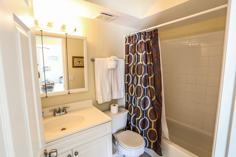 Bathroom, 106 Tropical Shores #1, Lee