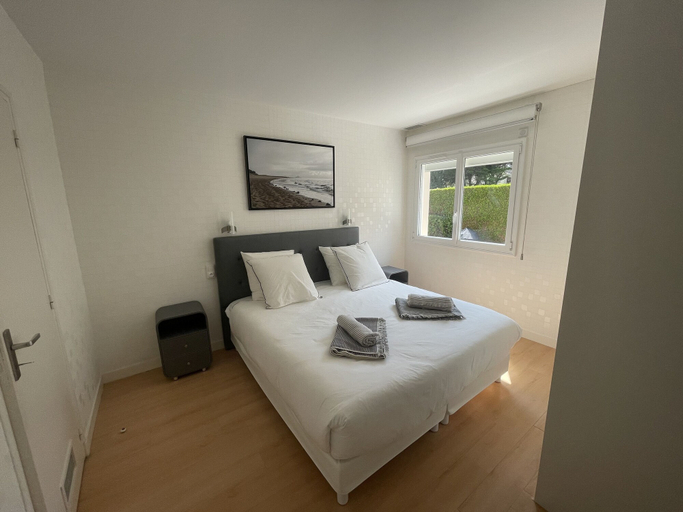Bedroom 3, Villa Amare Granville, Manche