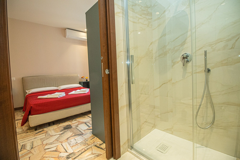 Bedroom 3, Suebi Central - Deluxe Rooms & Family Suites, Campobasso