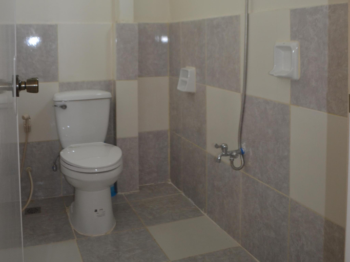 Bathroom 5, Krizma Inn, El Nido