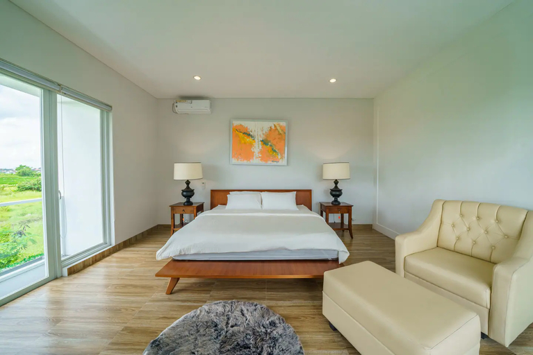 Bedroom 2, Villa Ammanya: Modern 3-Bedroom Luxury Villa in Canggu, Badung