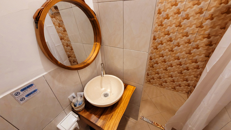 Bathroom 5, Al Kabron Inn, Jepara
