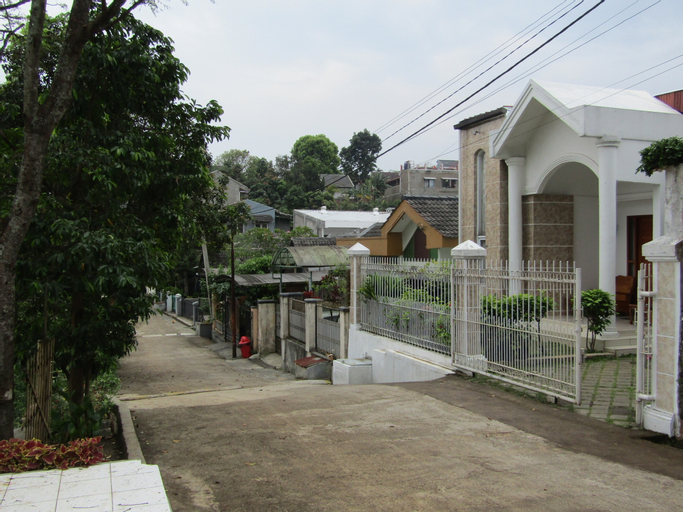 Exterior & Views 5, Villa Murah Di Kawasan Lembang || Villa Eyangku, Cimahi