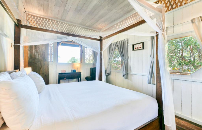 Bedroom 12