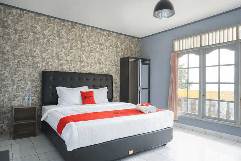 Bedroom 5, Residences by RedDoorz near Taman Safari, Bogor