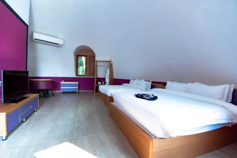 Bedroom 12