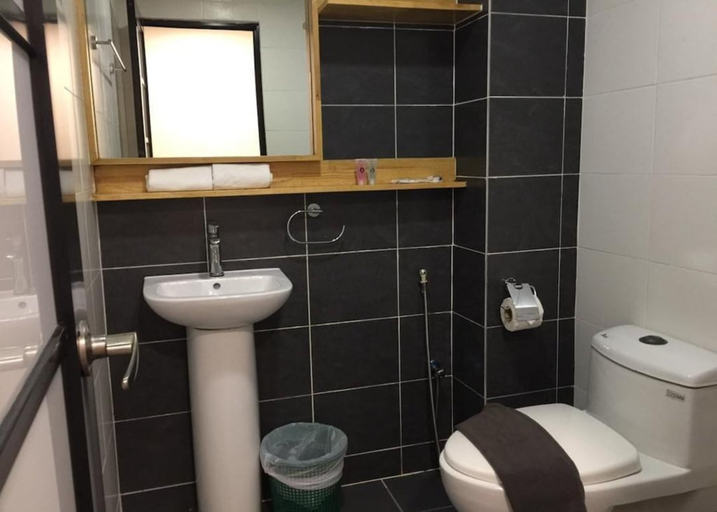 Bathroom 5, 96 Boutique Hotel, Malacca City