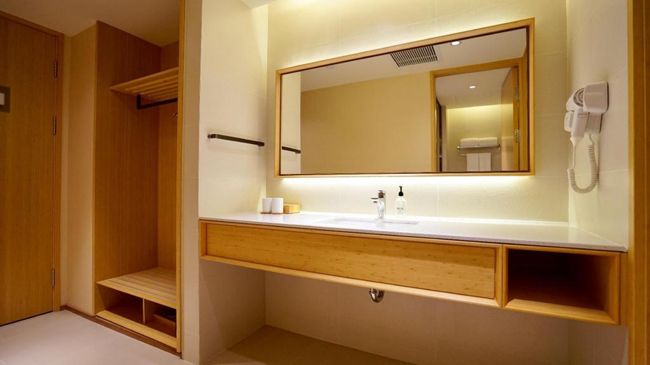 Bathroom 4, Ji Hotel (Chengdu Taikoo Li Center), Chengdu