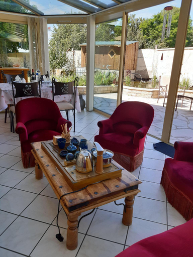 Public Area, Au Bon Vivant, Haute-Saône
