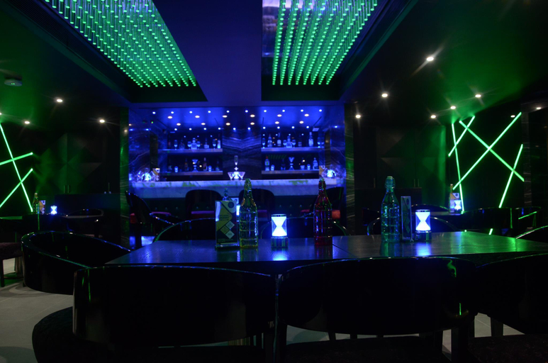 Food & Drinks 5, Varju Villa - Daily DJ Party 07-08 PM, Udaipur