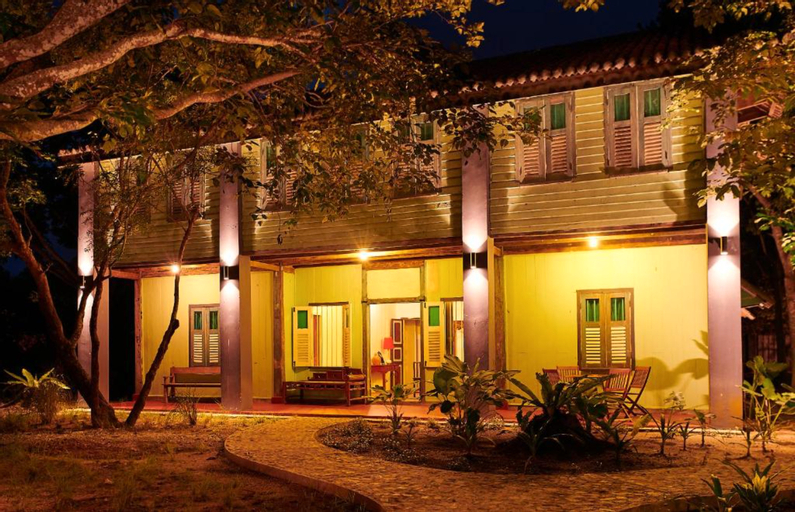 Exterior 9