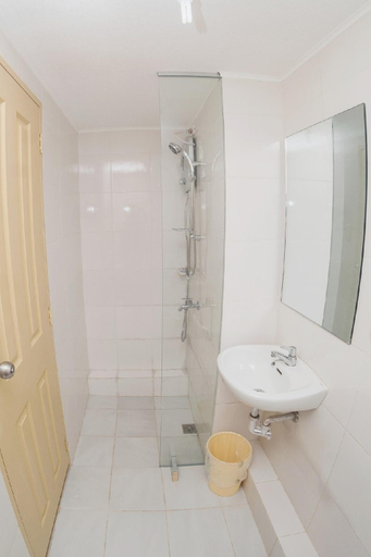 Bathroom 3, Ethan's spacious 1 Bedroom Condo near Esplanade, Iloilo City