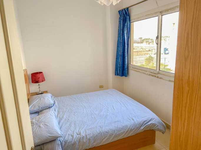 Bedroom, The touristic promenade apartment, Al-Ghurdaqah