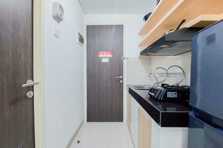 Others 5, Comfy and Minimalist Studio at Serpong Garden Apartment By Travelio, Tangerang