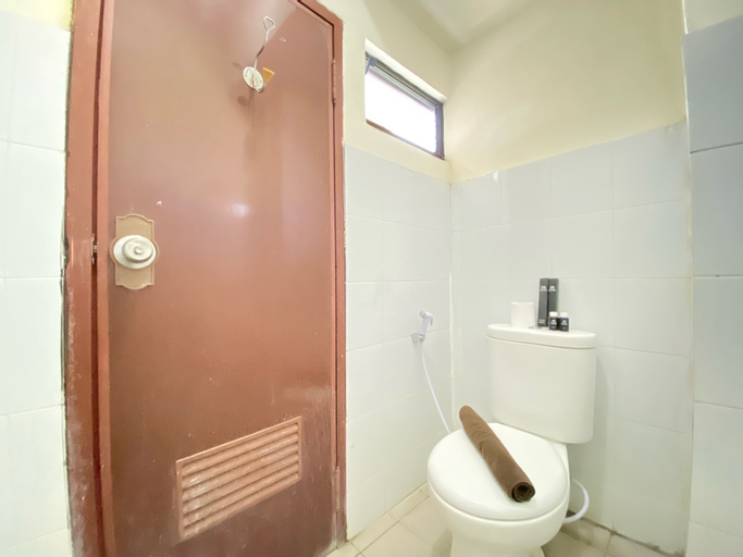 Bedroom 3, Spacious 3BR at Gateway Ahmad Yani Cicadas Apartment By Travelio, Bandung