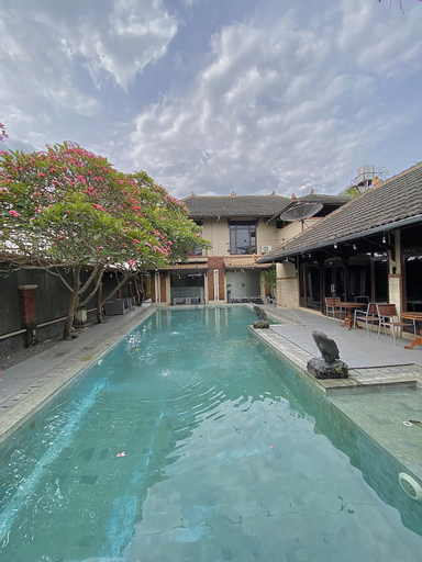 Chrome Hotel & Resort Solo, Solo