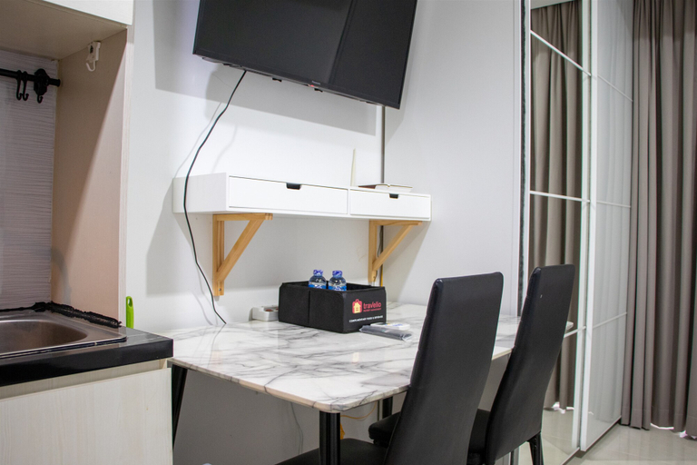 Others 2, Scenic and Comfortable Studio at West Vista Apartment By Travelio, Jakarta Barat