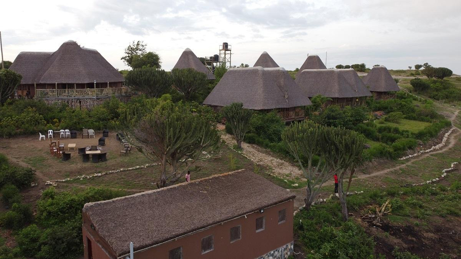 Exterior & Views 1, Lake Munyanyange Caves Lodge, Busongora