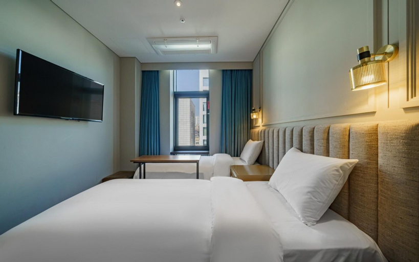 Bedroom 23