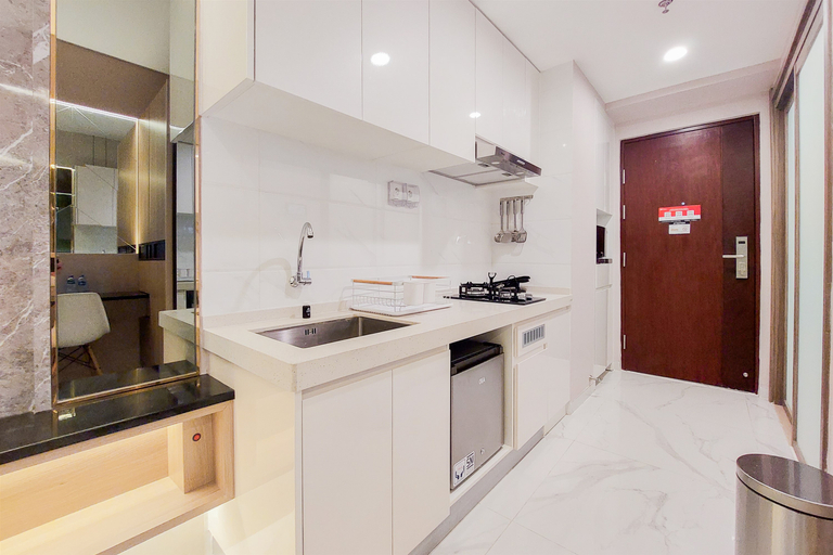Others 2, Scenic and Restful Studio Sky House BSD Apartment By Travelio, South Tangerang