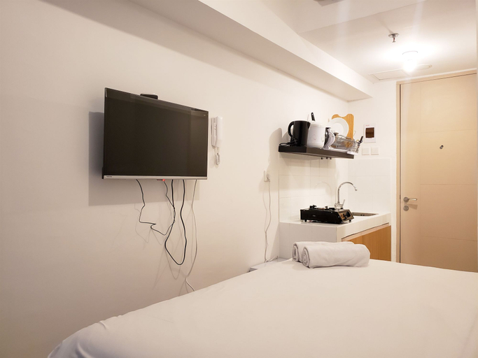 Bedroom 2, Cozy Stay Studio Tokyo Riverside PIK 2 Apartment By Travelio, Tangerang