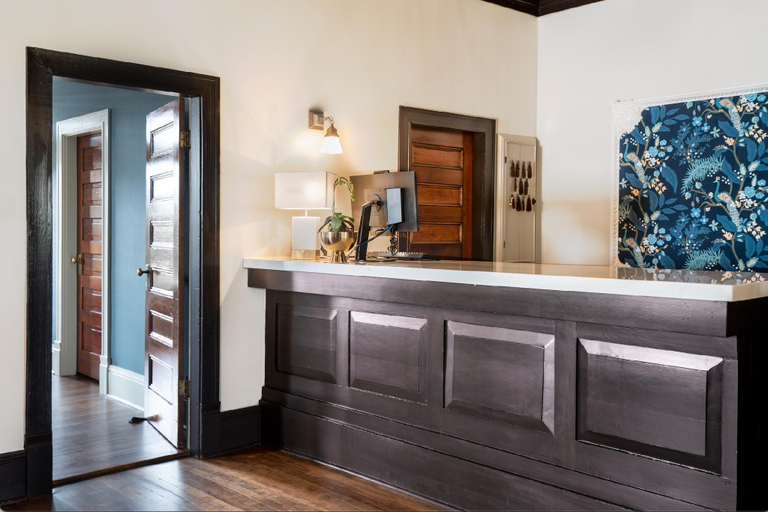Others 5, Naramata Inn, Okanagan-Similkameen