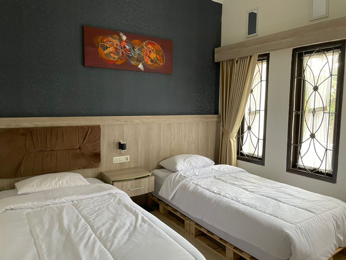 Bedroom 4, Regol Guest House 5BR Bandung, Bandung