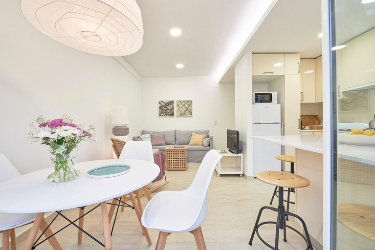 Others 3, Sunny Apartment w/ Amazing Balcony, by TimeCooler, Lisbon