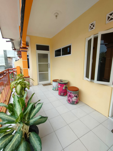 Others 4, Sierra 3 Bedrooms Homestay Malang, Malang