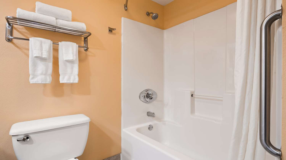 Bathroom 4, Best Western Milton Inn, Santa Rosa