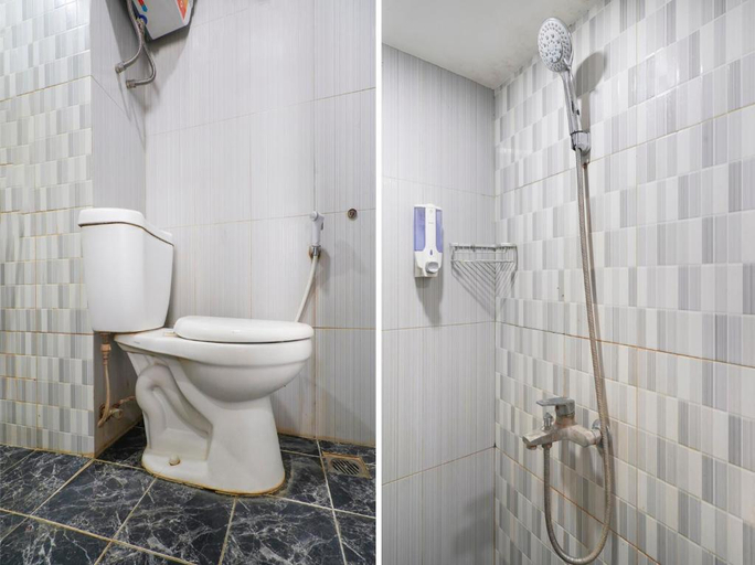Bathroom 5, Apartemen The Jarrdin hallotiduR by Persu, Bandung