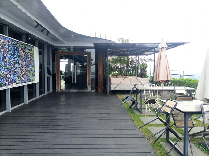 Others 3, 1BR with Cozy Design at Uttara The Icon Apartment By Travelio, Sleman