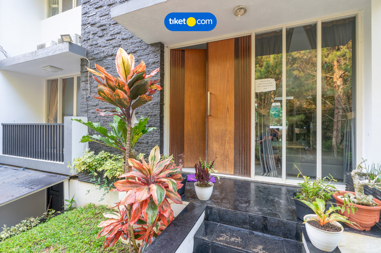 Exterior & Views 4, Villa Amethyst Dago Pakar F-21 4BR with Private Pool ( FAMILY ONLY), Bandung
