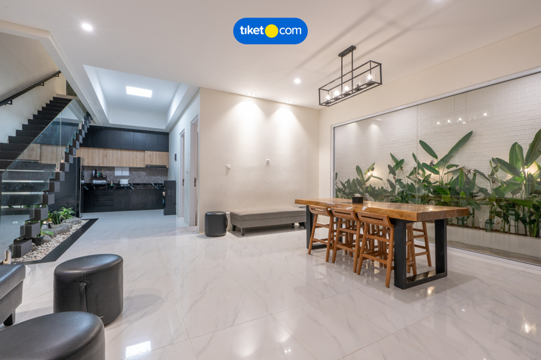 Public Area 5, Villa Amethyst Dago Pakar M-08 5BR with Private Pool (FAMILY ONLY), Bandung