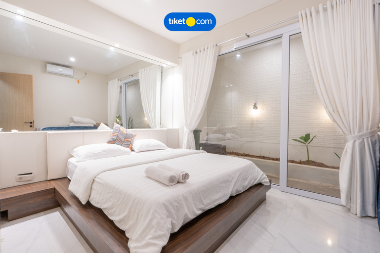 Bedroom 2, Villa Amethyst Dago Pakar M-08 5BR with Private Pool (FAMILY ONLY), Bandung