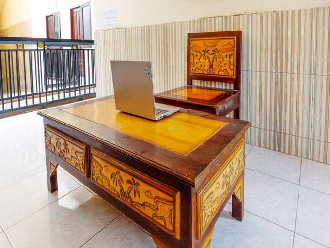 Public Area 3, SPOT ON 91615 Arumba Guest House Syariah, Malang