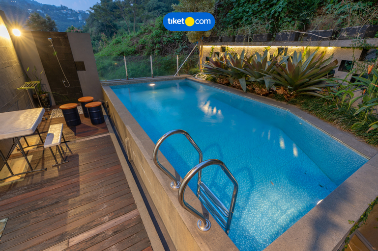 Sport & Beauty 1, Villa Amethyst Dago Pakar M-18 4BR with Private Hot Water Pool (Family Only), Bandung
