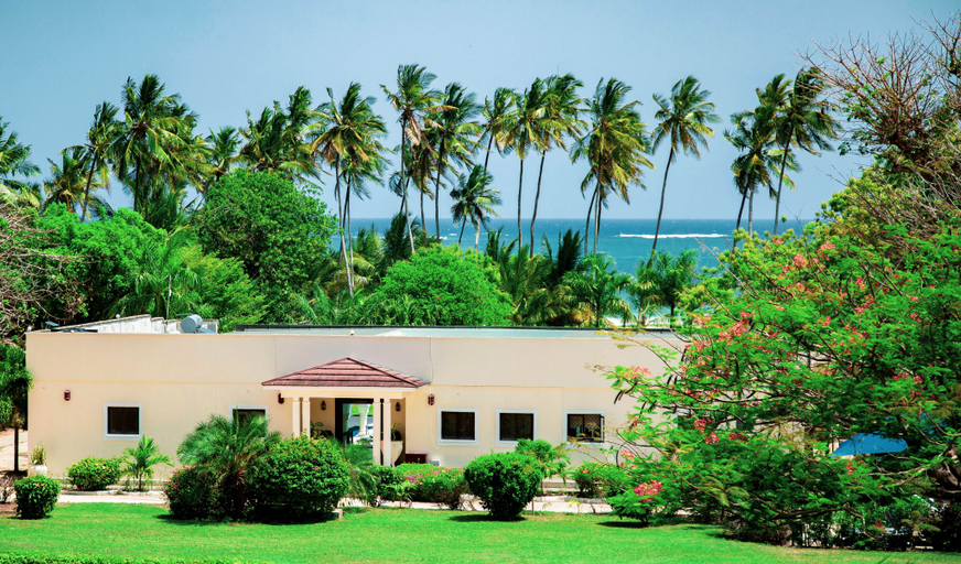 Public Area, Mzima Beach Resort, Msambweni