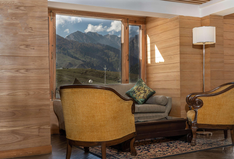 Public Area 3, Country Inn & Suites by Radisson Sonamarg, Ganderbal