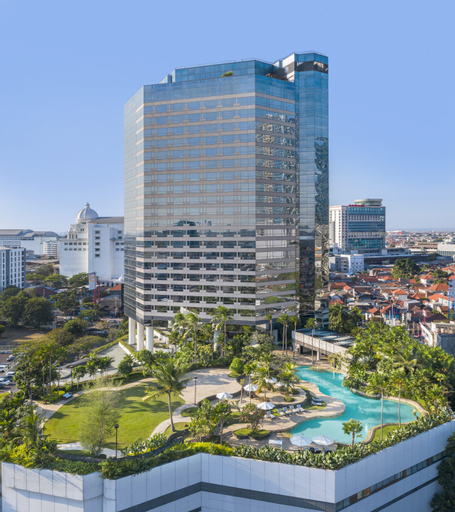 Exterior & Views 11