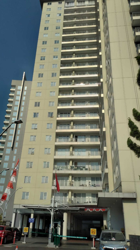 Exterior & Views 12