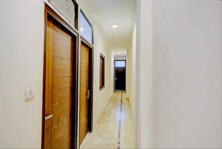 Public Area, The Pinaki Residency, Delhi