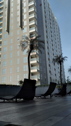 Exterior & Views 10
