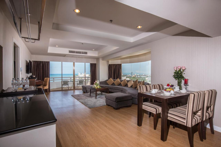 Dining Room 11