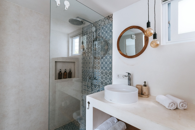 Bathroom 3, Sun & Moon Villa, Badung