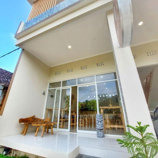Summerfield Homestay and Cafe Pacitan, Pacitan